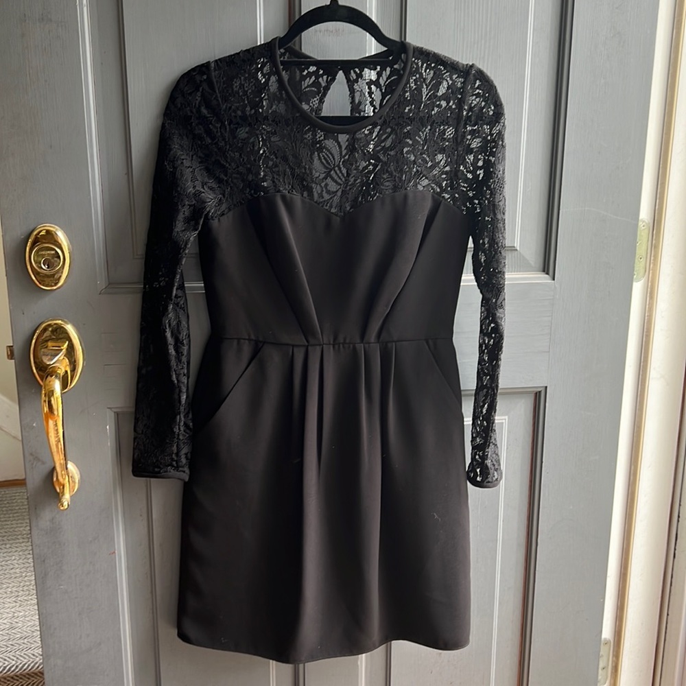 Lace, new condition, light feel